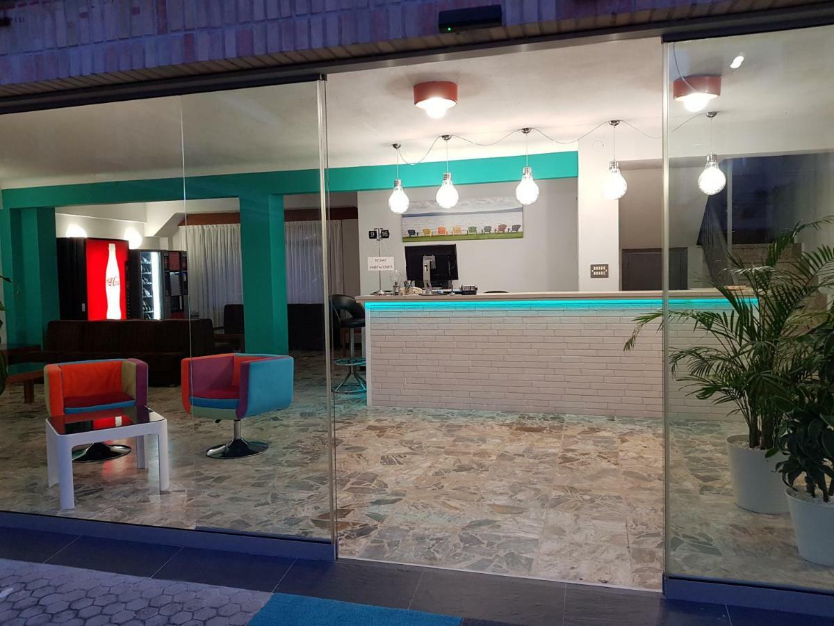Hostal Rosi Laredo Exterior foto