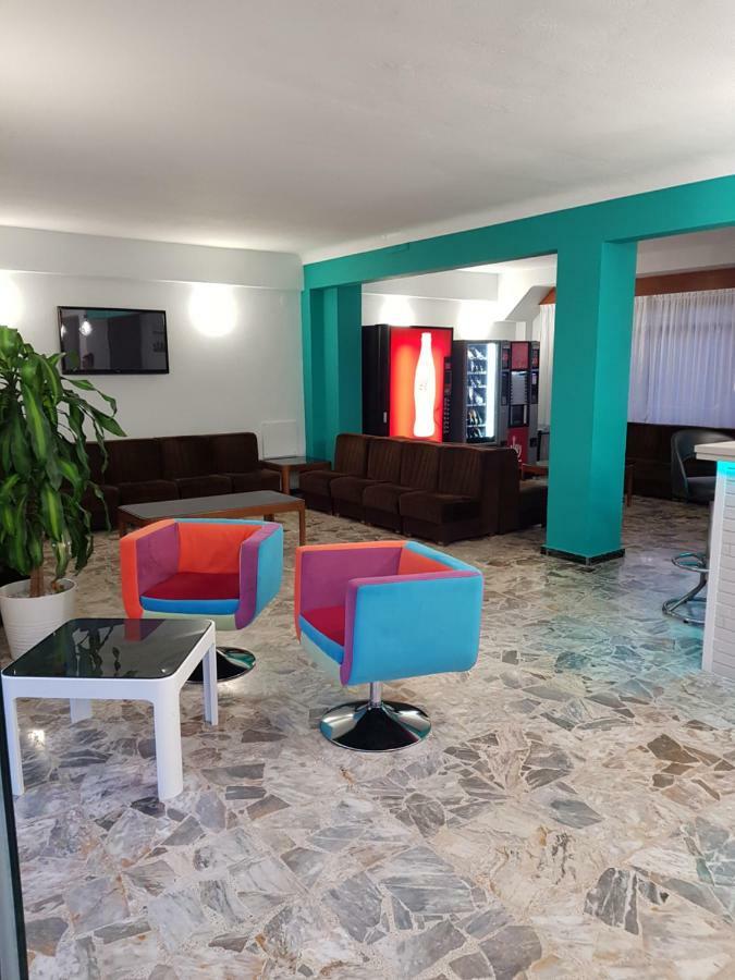 Hostal Rosi Laredo Exterior foto